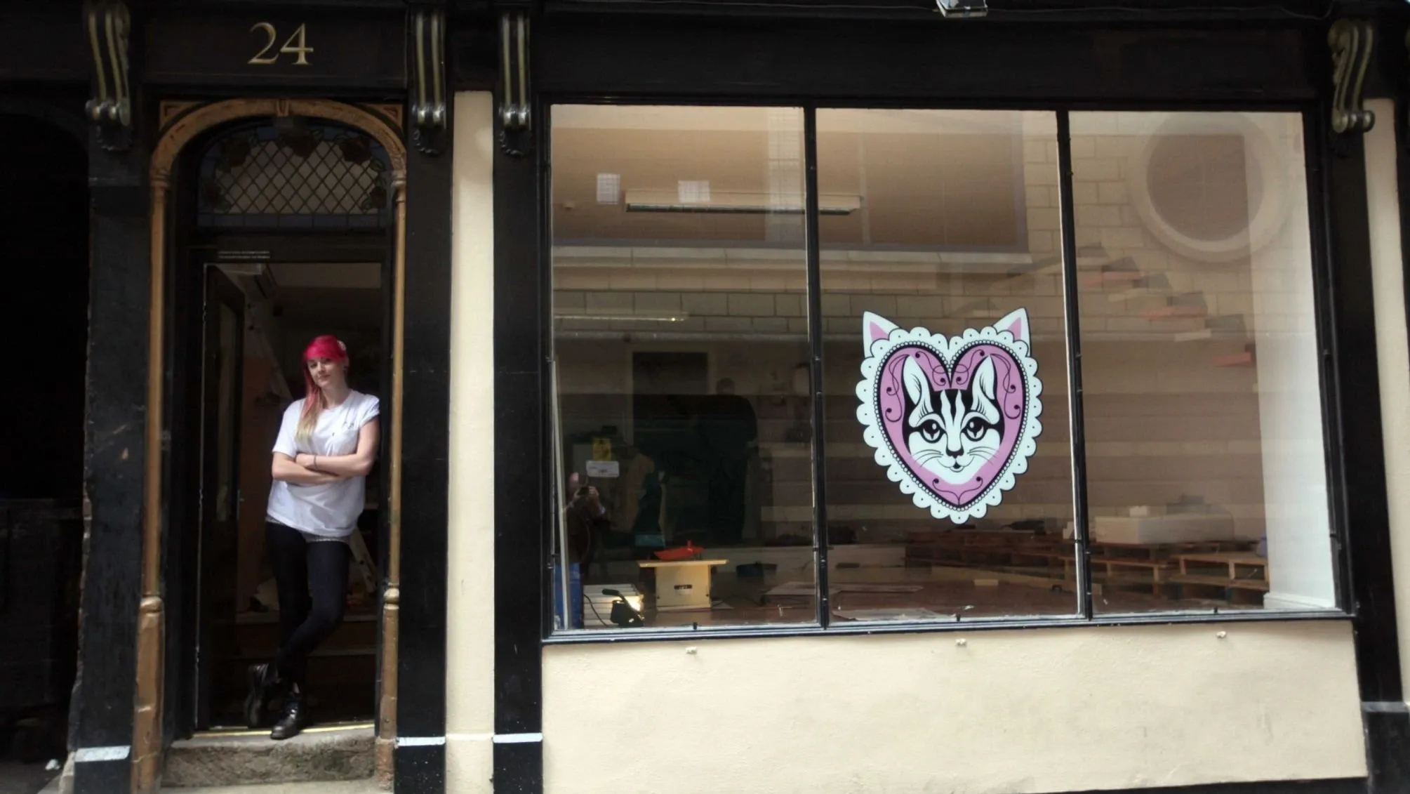 Mog on the Tyne exterior"